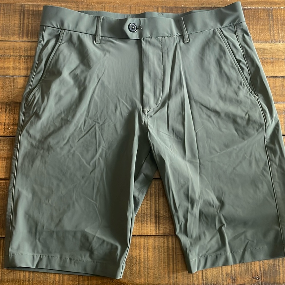 Greyson men’s golf shorts size 32